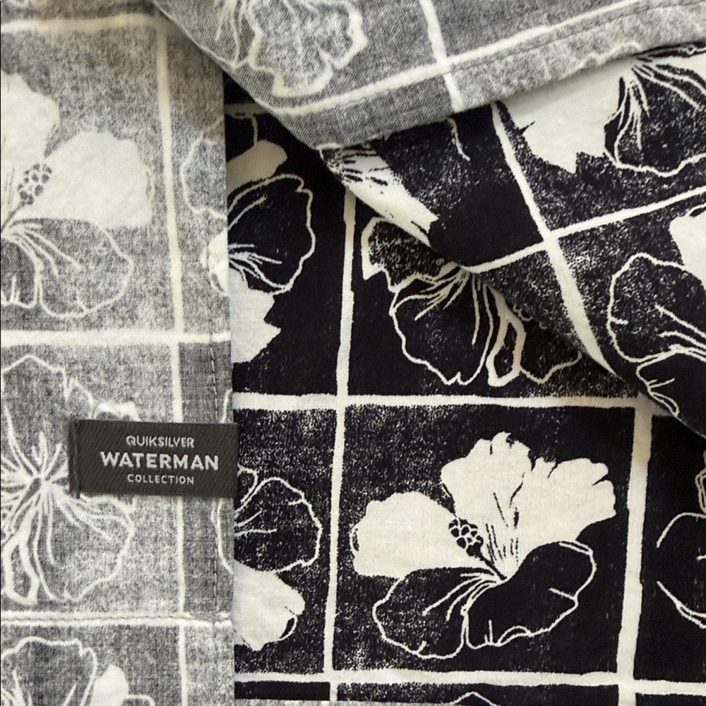 Quicksilver Waterman Gray Floral Patterned Shirt Size Large Vacation Casual - Picture 4 of 5